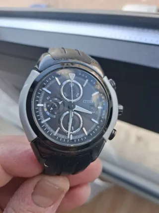 Reloj Citizen Negro y Plateado