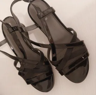 Sandalias Geox charol negro Talla 38