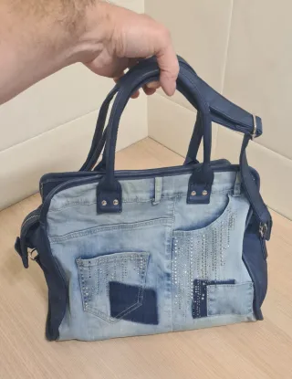 Bolso Korösi de tela vaquera, de mano y de hombro.