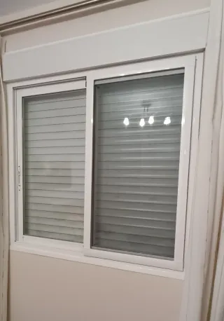 Mosquiteras para ventanas corredera. Torre atalaya