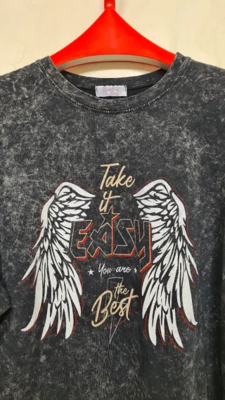 Vestido , Sudadera Negra con Estampado de Alas Tal