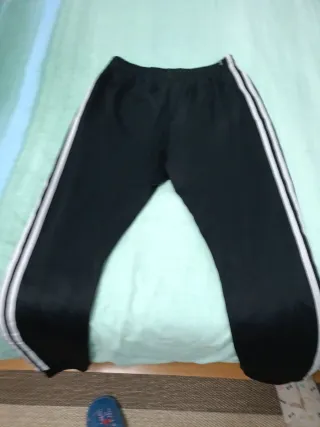 Pantalón deportivo Adidas negro