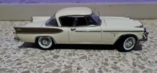 Coche a escala 1:18 Studebaker Golden Hawk 1957