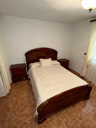 Dormitorio completo madera oscura