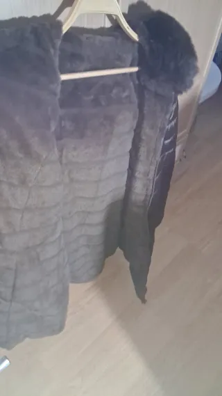 Anorak reversible marrón y negro