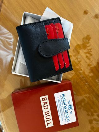 Cartera de hombre de piel negra