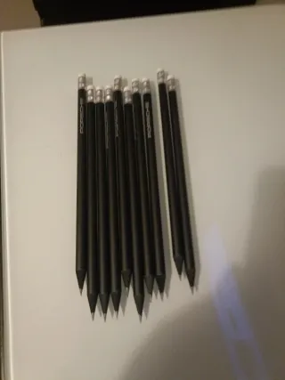 Lápis Preto Vendo 10 por 15 euros