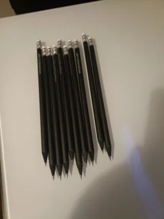 Lápis Preto Vendo 10 por 15 euros