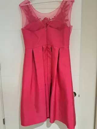 Vestido fiesta rosa con encaje y lazo
