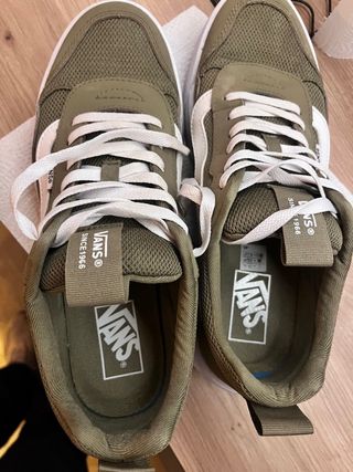 Zapatillas Vans Verdes y Blancas con 2 usos