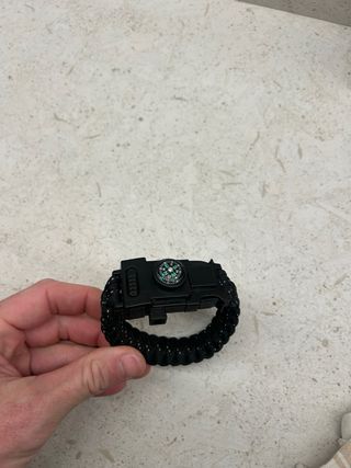 Pulsera de supervivencia con brújula