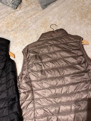 Chalecos acolchados mujer (negro y marrón/dorado)