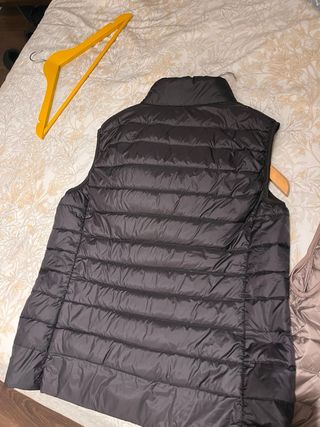 Chalecos acolchados mujer (negro y marrón/dorado)