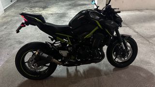Kawasaki Z900 Full Negra y Verde