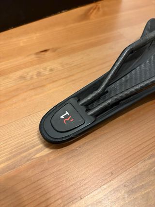 Sillin bicicleta Fizik Arione R1 carbono