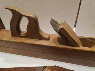 Garlopa antigua de madera