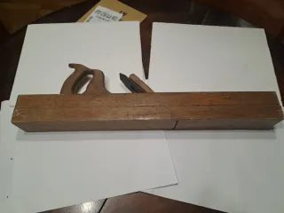 Garlopa antigua de madera