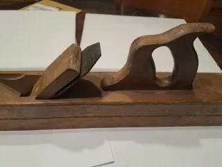 Garlopa antigua de madera