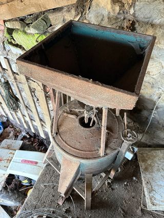 Molino de maiz eléctrico antiguo