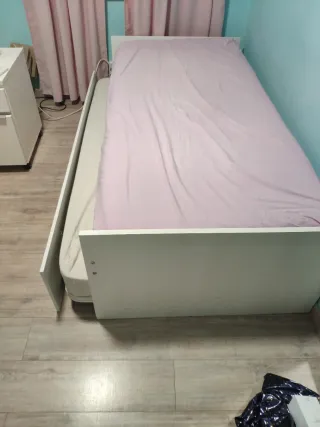 Cama individual con otra plegable de bajo