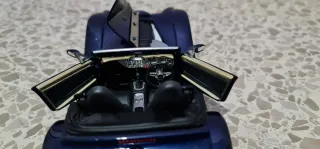 Coche Morgan Aero 8 1:18