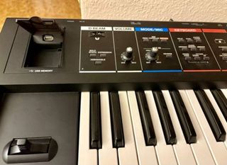 Teclado Roland Juno DI