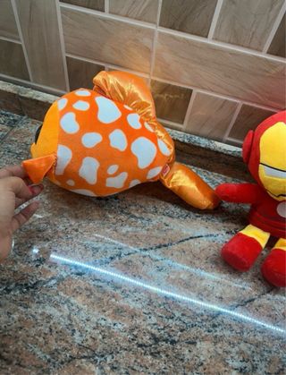 Peluche Pesce Rosso e Iron Man