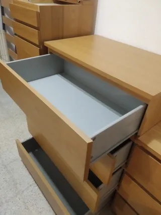 Cómoda de madera Ikea
