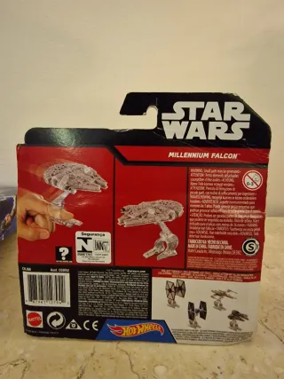 Star Wars Action Figures & Millennium Falcon
