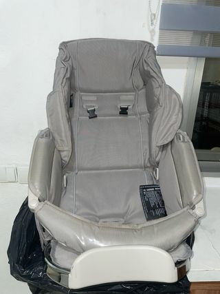 Carro de bebé y silla de paseo gris bebecar.