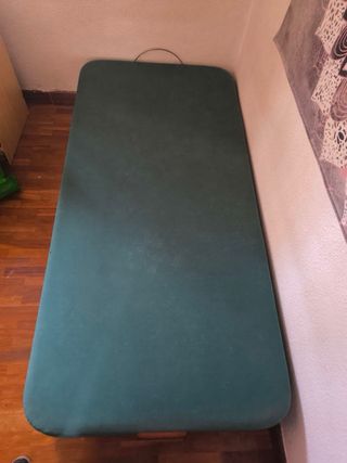 Canapé tapizado verde