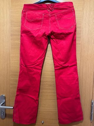 Pantalón elástico rojo