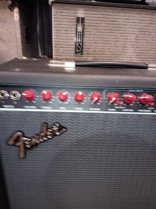 Amplificador Fender Eighty five