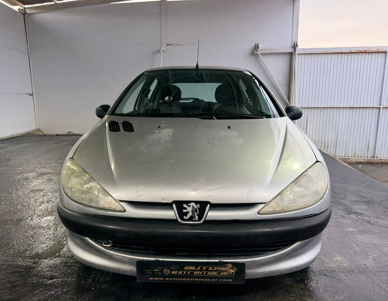 Peugeot 206 1.4 XR 2001, foto 2