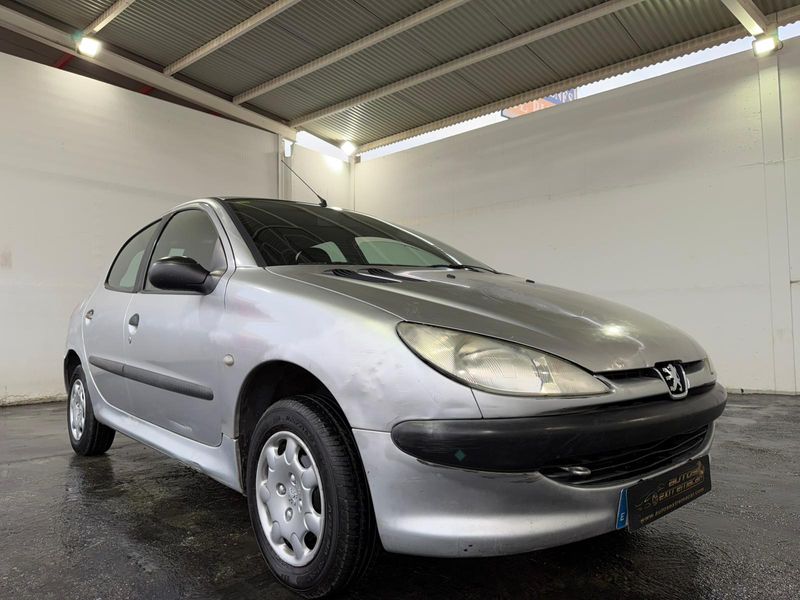 Peugeot 206 1.4 XR 2001, foto 3