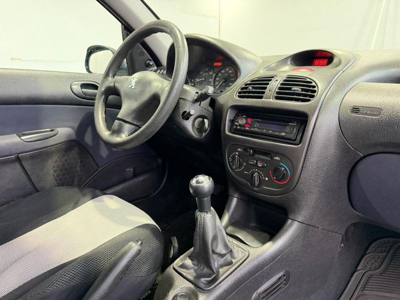 Peugeot 206 1.4 XR 2001, foto 17