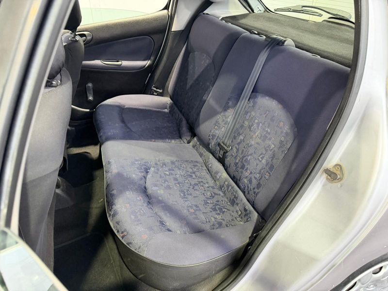 Peugeot 206 1.4 XR 2001, foto 19
