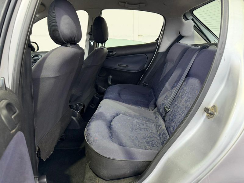 Peugeot 206 1.4 XR 2001, foto 31