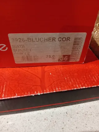 Blucher dorados con cordones