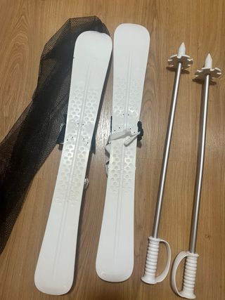 Esquís y bastones infantiles SnoKids