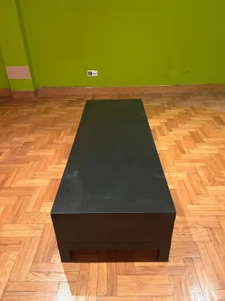 Sofá modular, mesa y mueble de salón