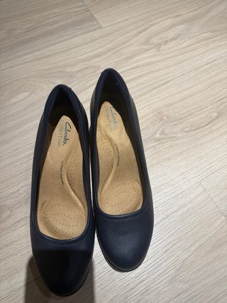 Zapatos Clarks tacon comodos azul a estrenar
