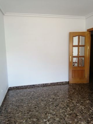 Se alquila piso en barrio san pablo albacete