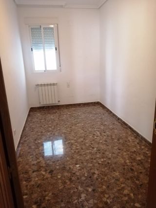 Se alquila piso en barrio san pablo albacete