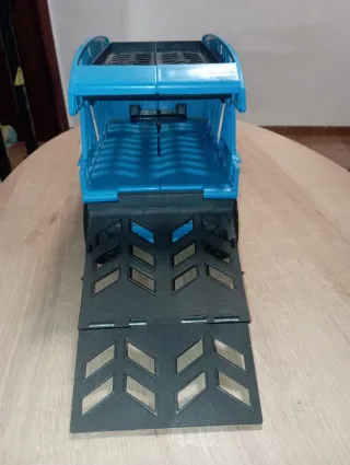 Camión Toro Hot sweels transporta Monster truck