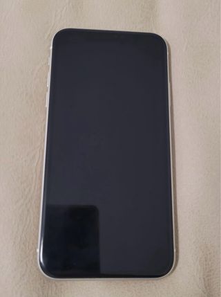 iPhone 11 Blanco con Fundas