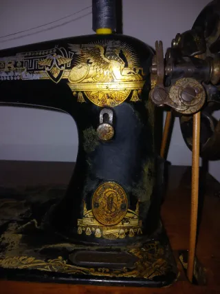 Máquina de coser Singer antigua.ESCUCHO OFERTA.