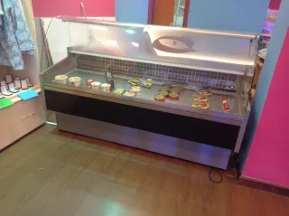 Vitrina expositora refrigerada