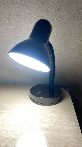 Lámpara de escritorio negra En perfecto estado