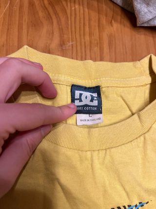 Camiseta DC amarilla